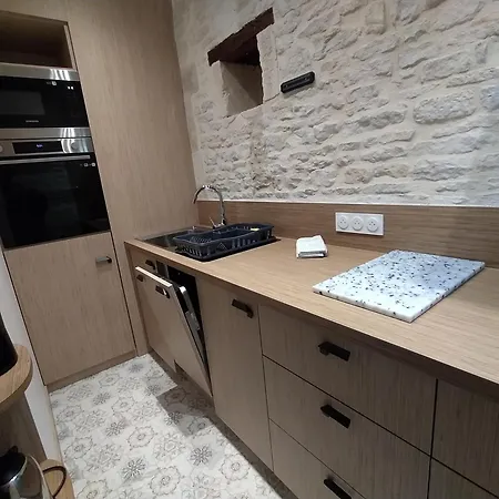 Residentielles Avec Cuisine Au Manoir De Mathan A 5 Mn D'arromanches Et 10 Mn De Bayeux Crépon